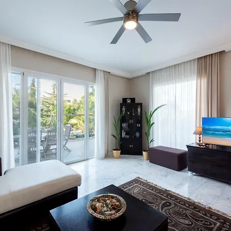 Βίλα Nicole's Garden *