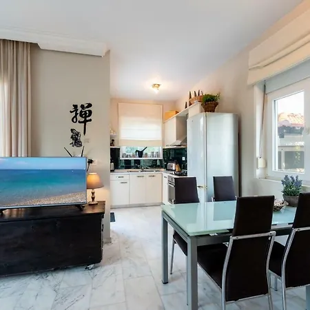 빌라 Nicole's Garden Kallithéa