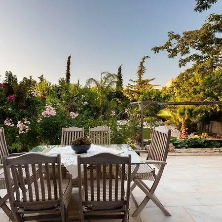 וילה Nicole's Garden *