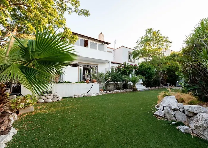 Nicole's Garden Villa *